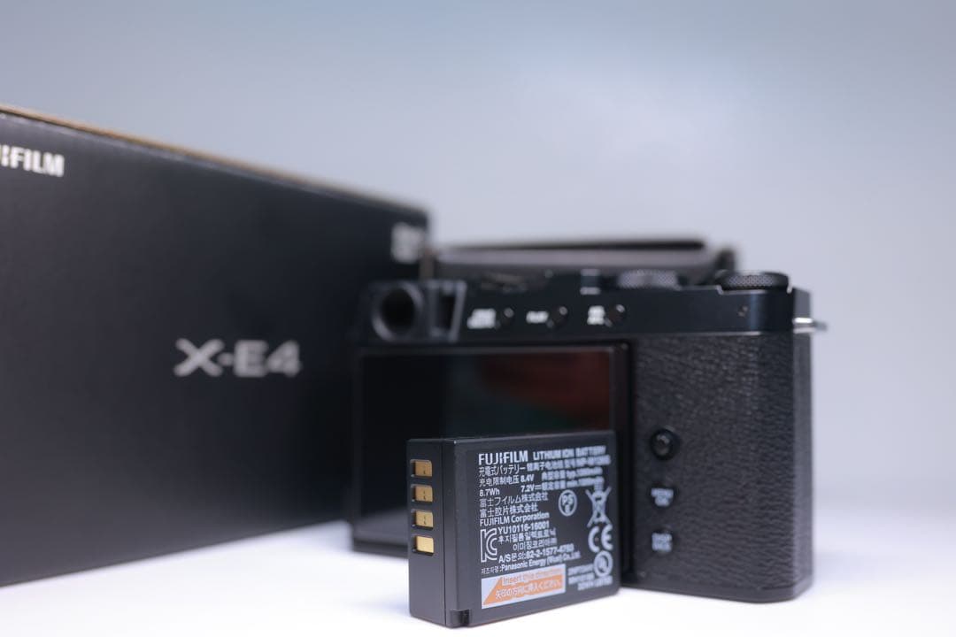 Fujifilm X-E4 + XF 27MM f2.8 2000 シャッター