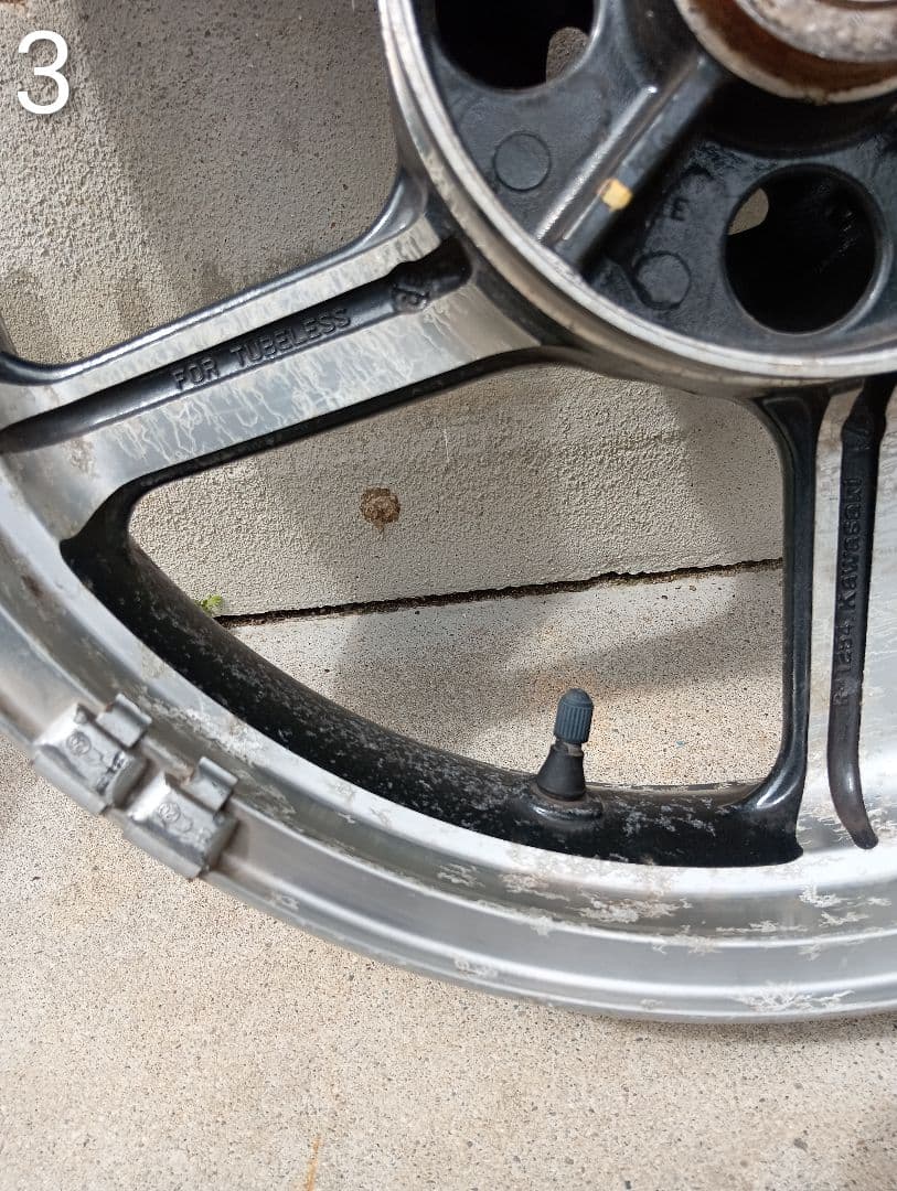 ゼファー400ホイール