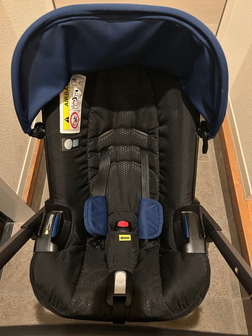 doona ベビーカー 青