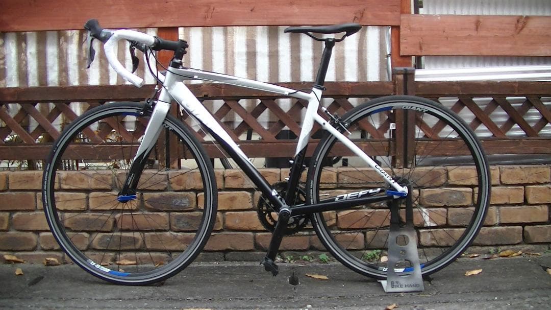 GIANT DEFY3 R2000クラリス　16速　ロードバイク
