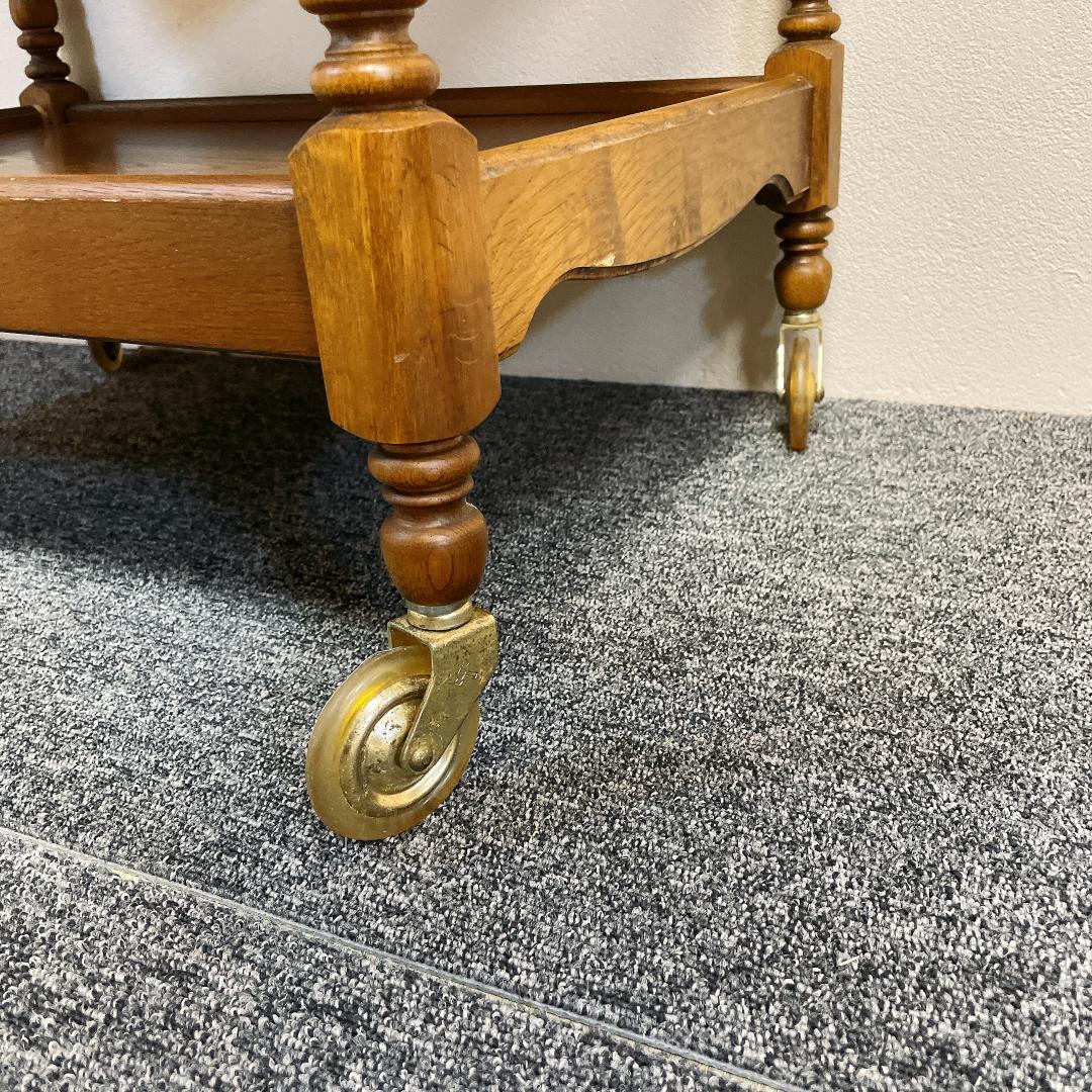 美品　カリモク キッチンワゴン 3段 キャスター アンティーク トレー取外し可