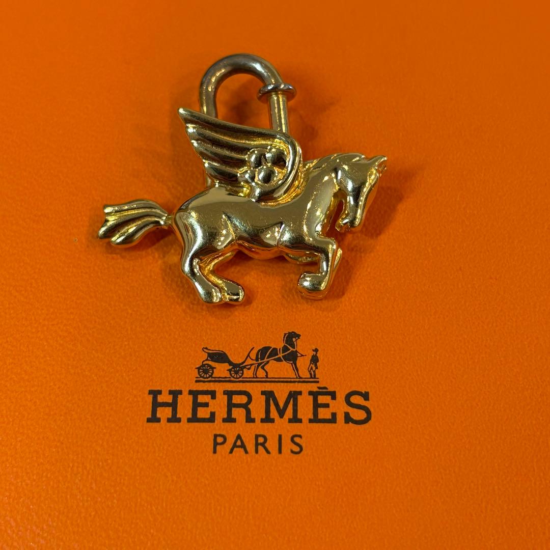 最安値 美品 エルメス カデナ ペガサス キーホルダー 1993年限定 ゴールド