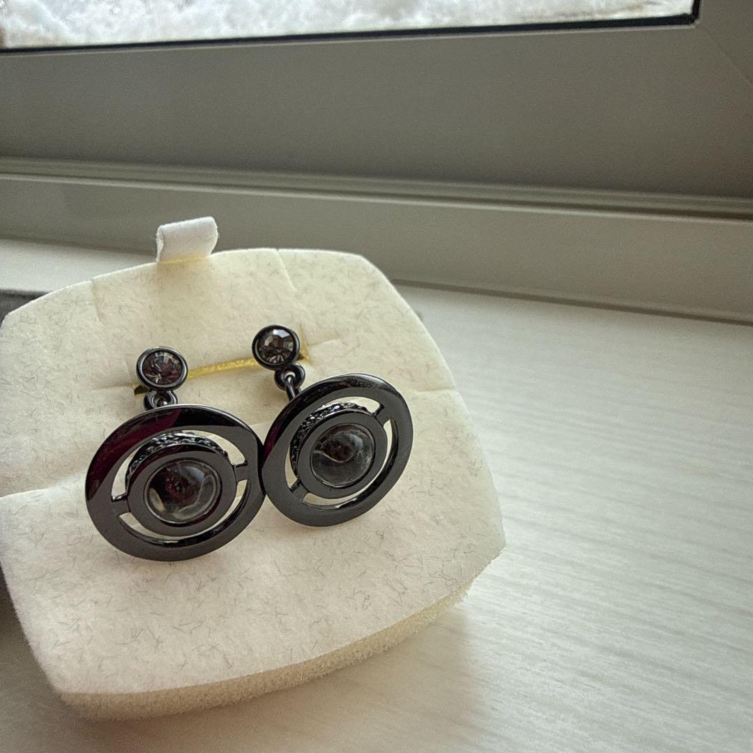 ヴィヴィアンウエストウッド　オーブ　ピアス