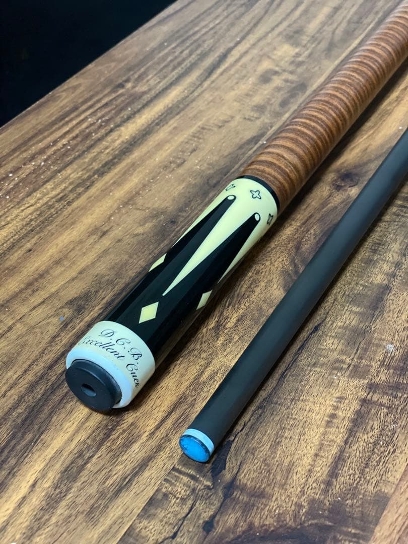 【中古】ビリヤードキューカーボンファイバーシャフト 12.4mm「プレイキュー」