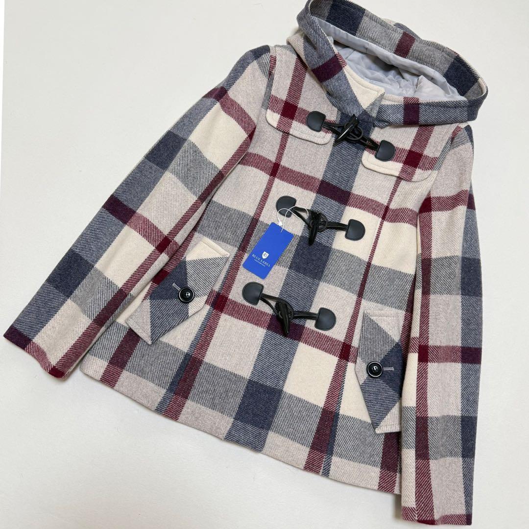 新品ブルーレーベル　ベージュクレストブリッジ柄ショートダッフルコート　36