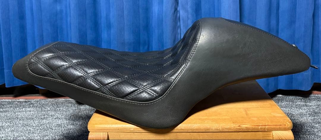 スポーツスター RSD ローランドサンズデザイン CAFE ソロシート