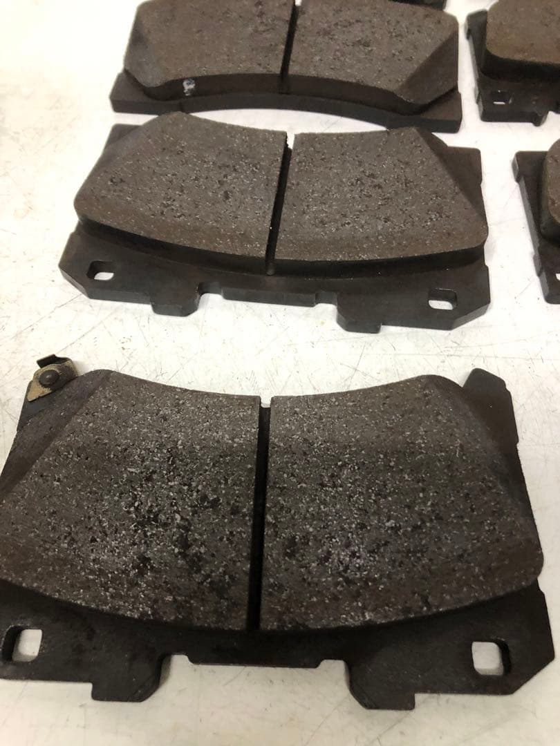 新車外し新型GRヤリス純正ブレーキパッド 前後一台分