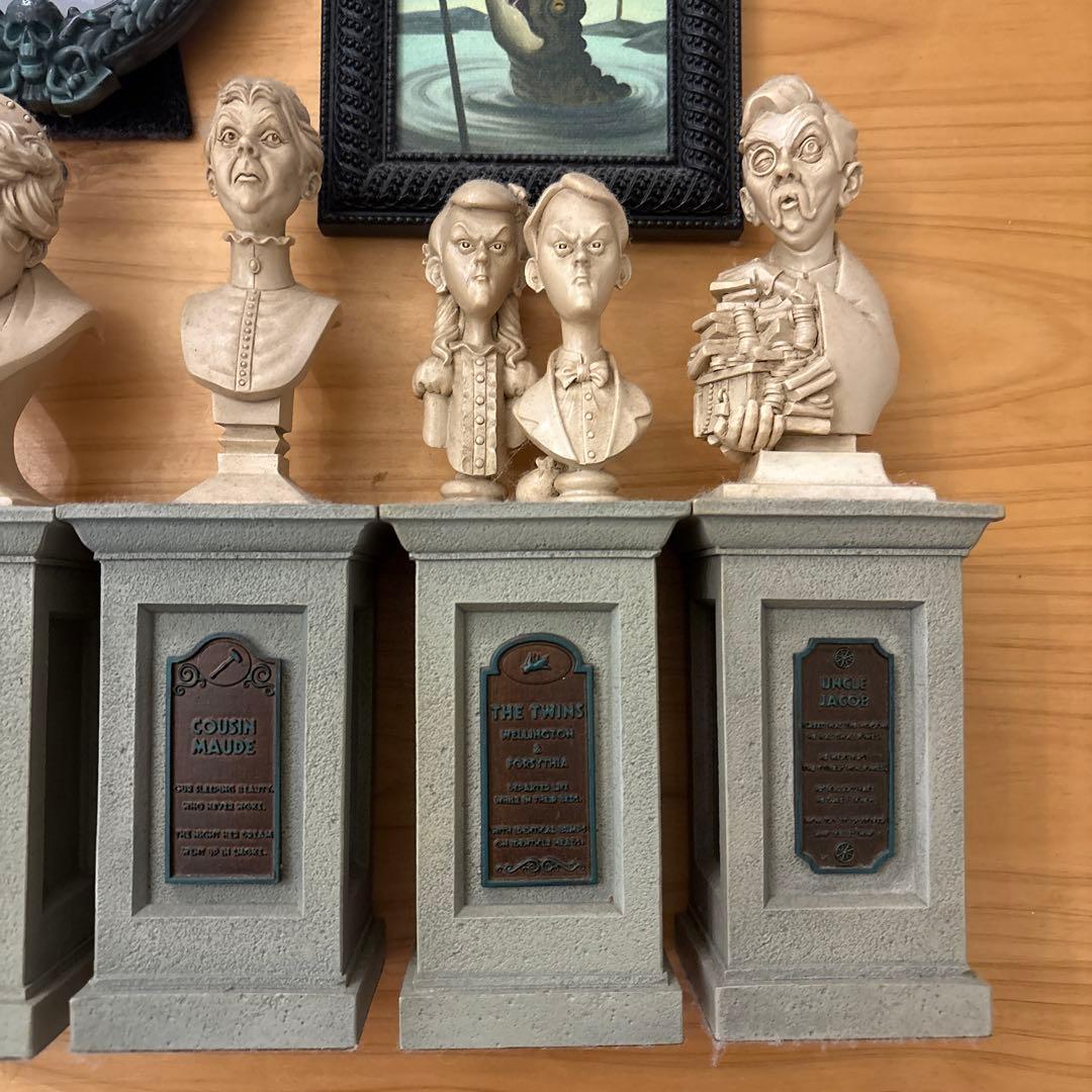 ホーンテッドマンション置き物•タペストリーセット　8セット　ディズニー