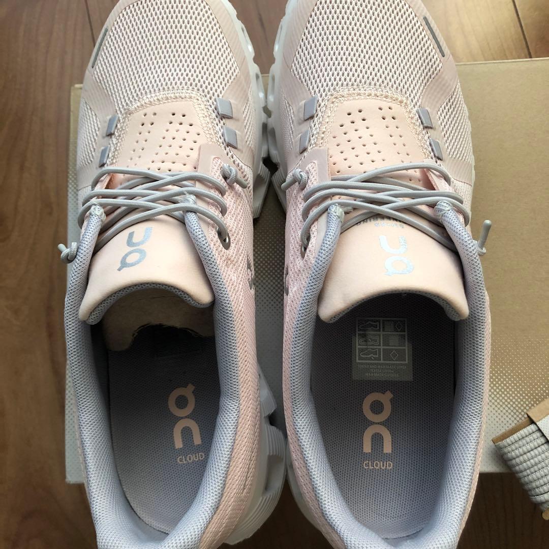 on Cloud 5ピンク スニーカー