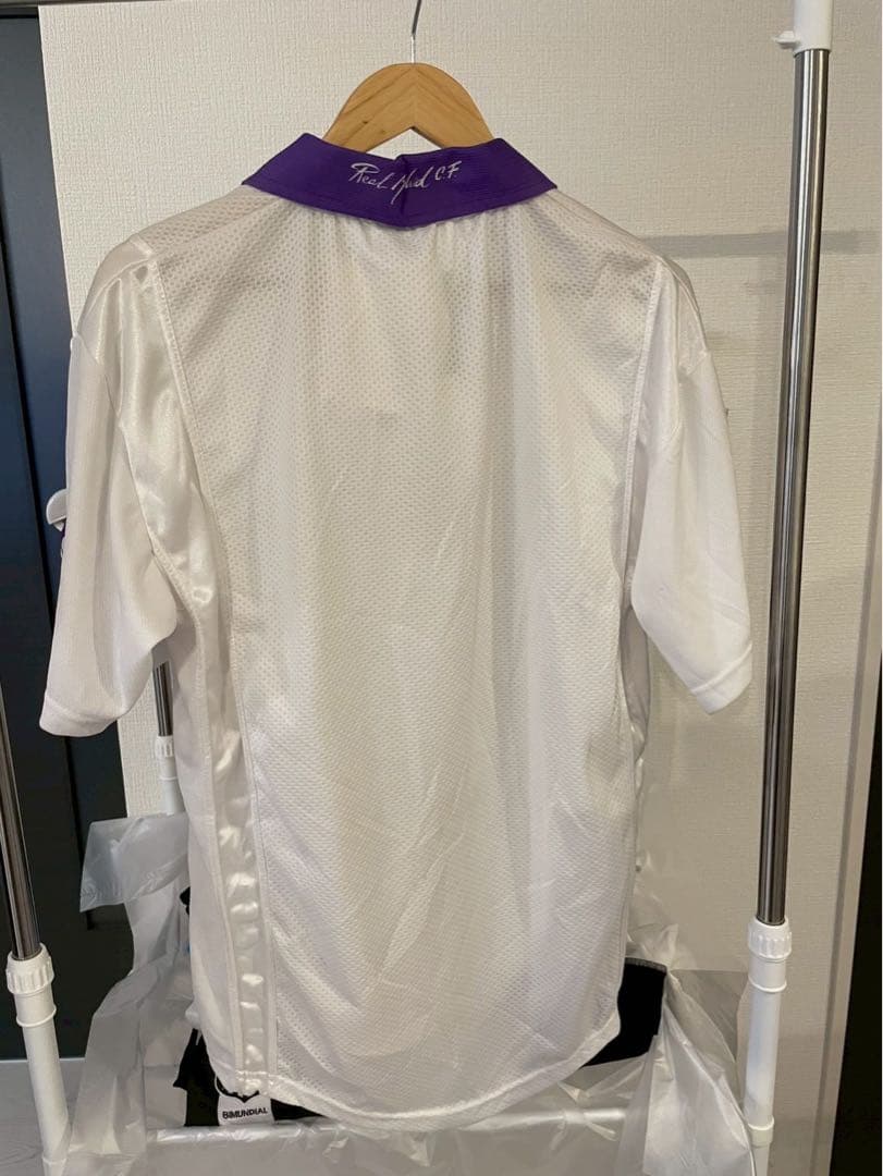 レアル・マドリード　98年　トヨタカップ　選手直筆サイン入りユニフォーム