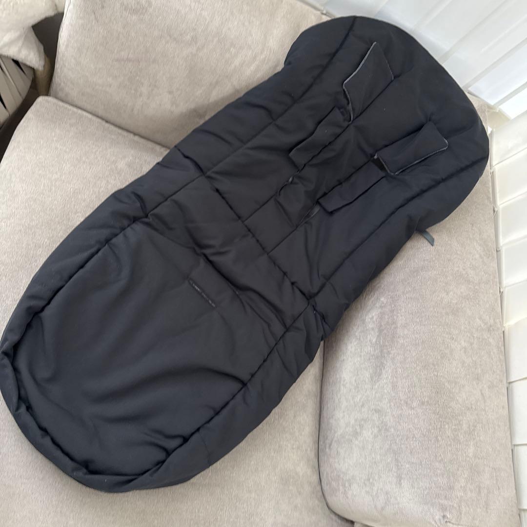 【美品】cybexプラチナムフットマフ ベビーカー用スリーブ ブラック/グレー