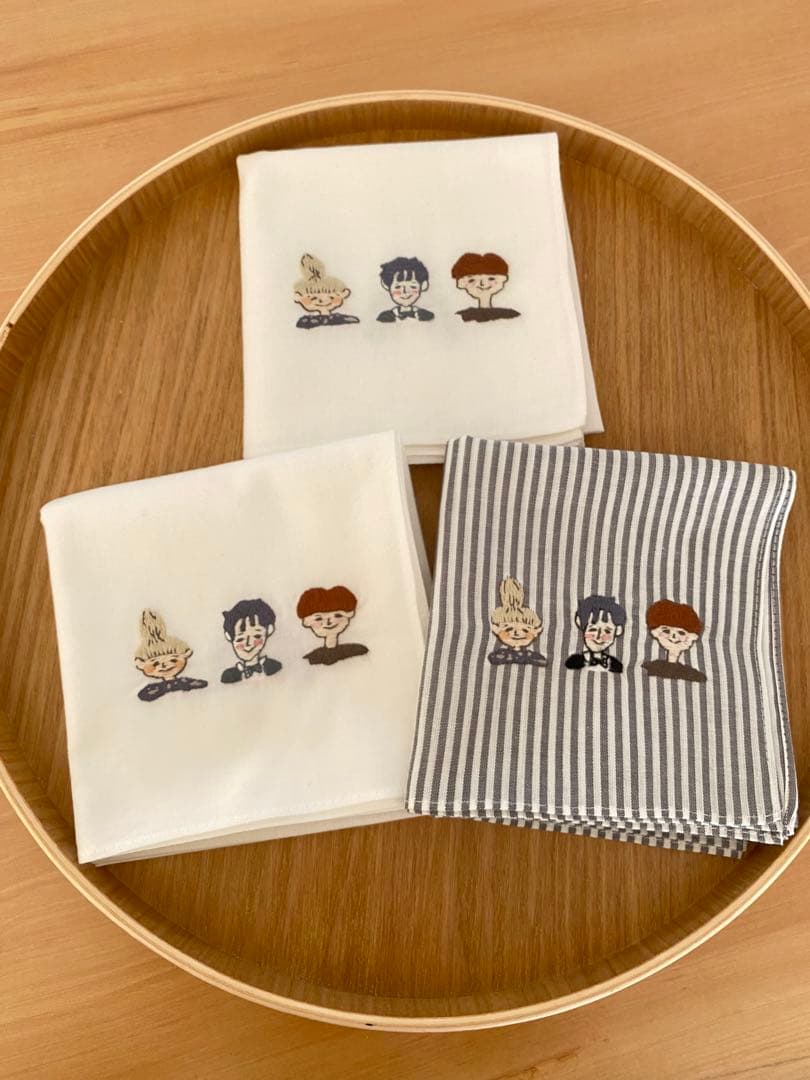 akane＊イラスト刺繍ハンカチ3枚