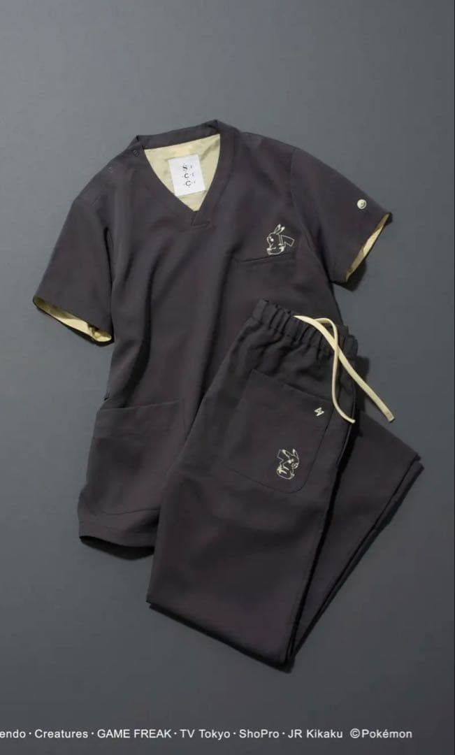 ポケモン　スクラブ　クラシコ　ピカチュウ　上下セット