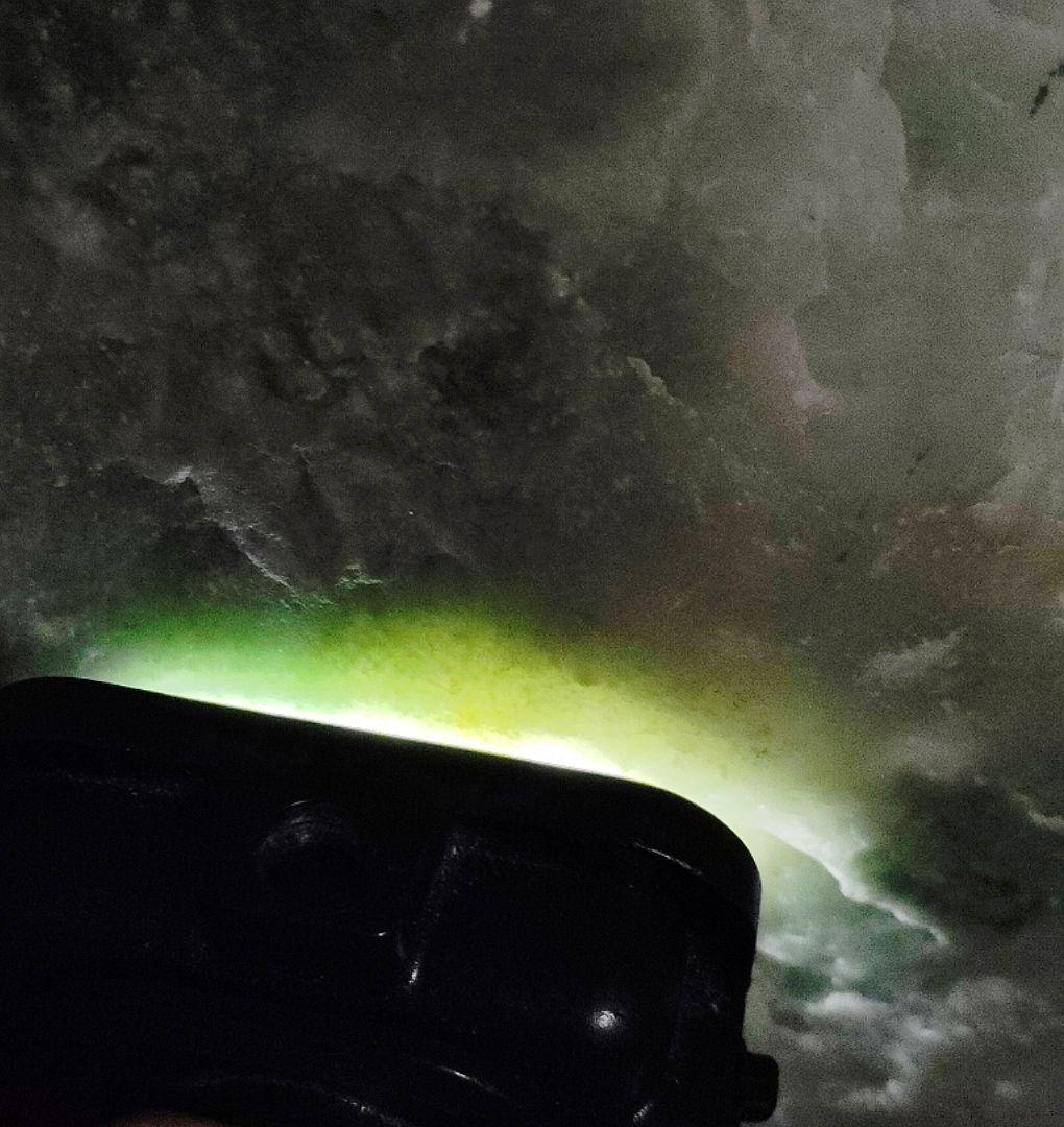 ★翡翠原石★糸魚川硬玉【小滝・転石川ズレ・ウブ17.65kg】