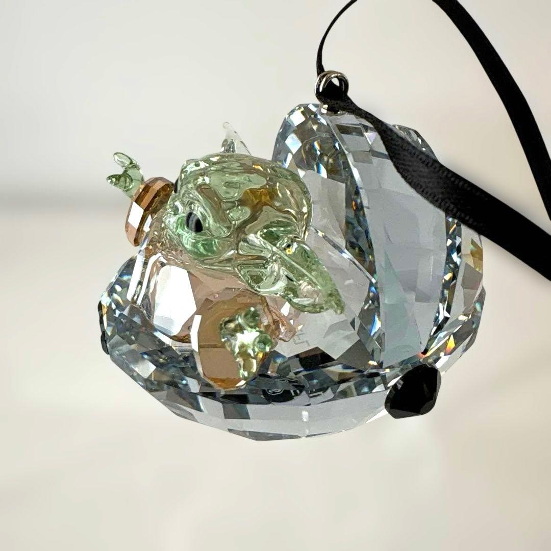 新品 スワロフスキー スターウォーズ マンダロリアン ベビーヨーダ ザチャイルド