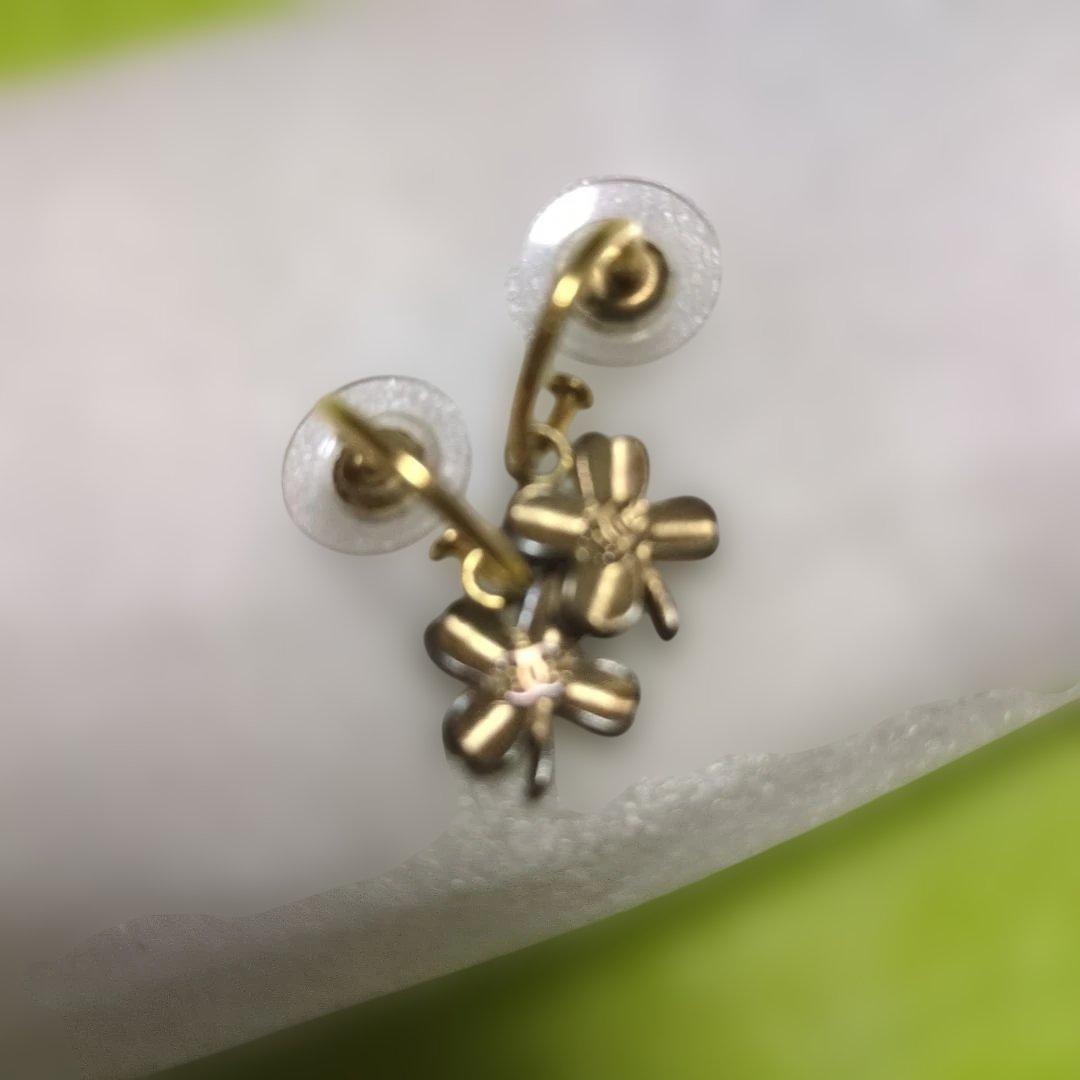 シャネル 四葉クロ―バ― フ―プピアス 両耳