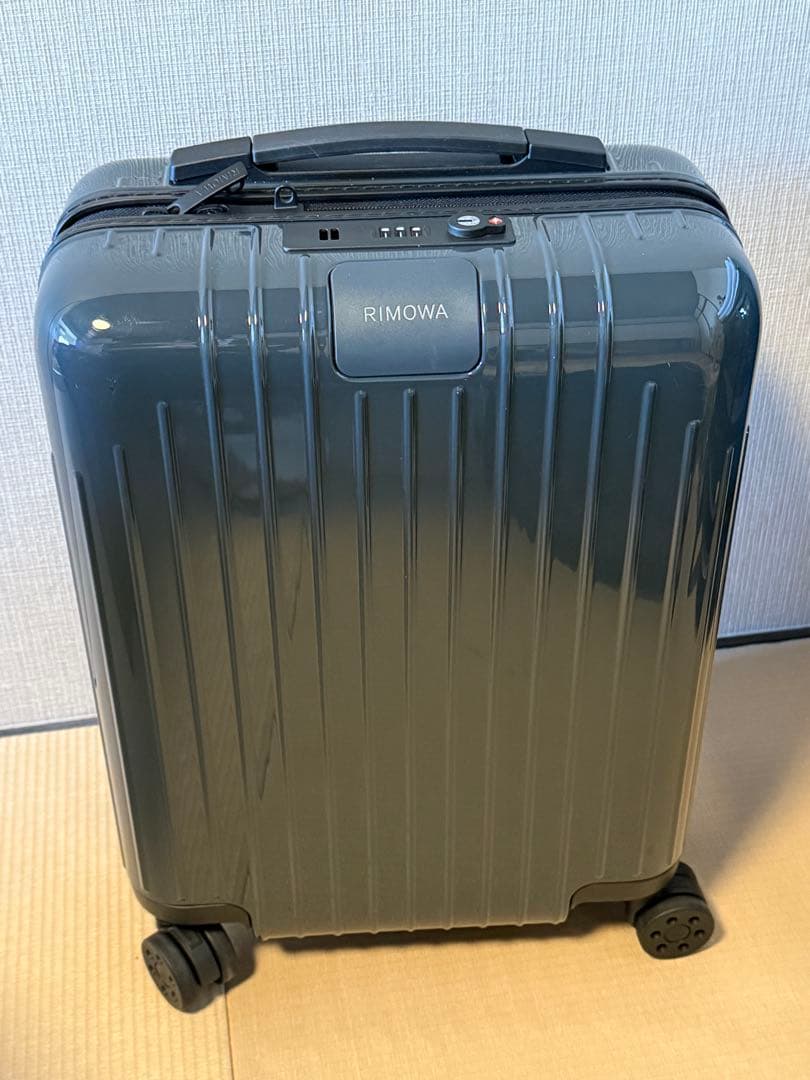 (Kico)リモワ RIMOWA ESSENTIAL キャビンU 28L