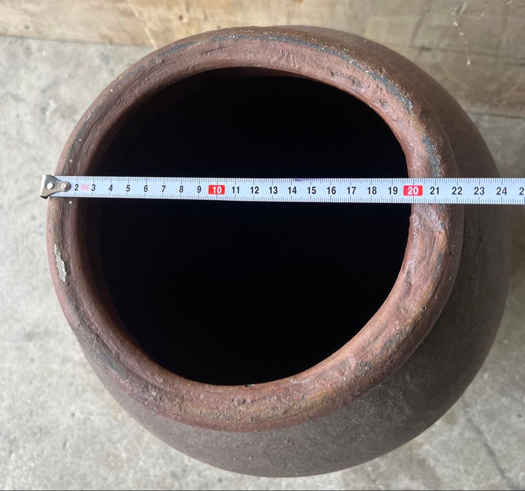 美しい古美蔵から釉薬のプチプチしたかなり雰囲気のある壺