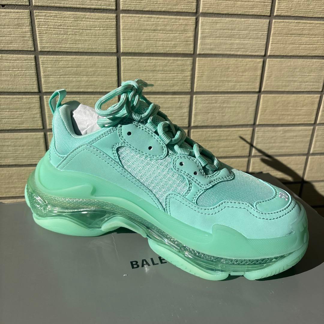 美品　新品未使用　BALENCIAGA トリプルS スニーカー 39 ミント