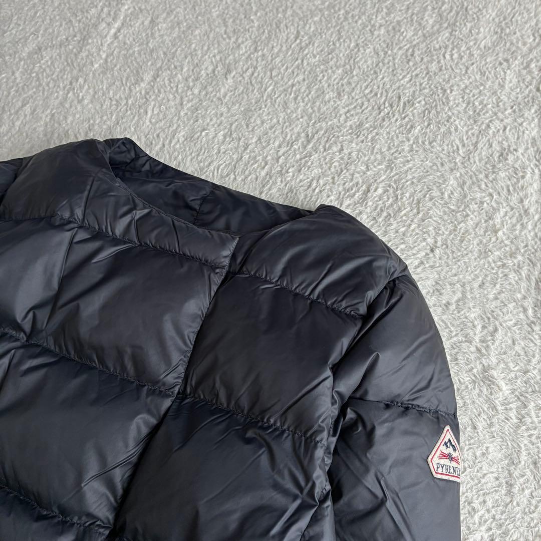 美品 ピレネックス カンヌ ノーカラーダウンジャケット 38 濃紺