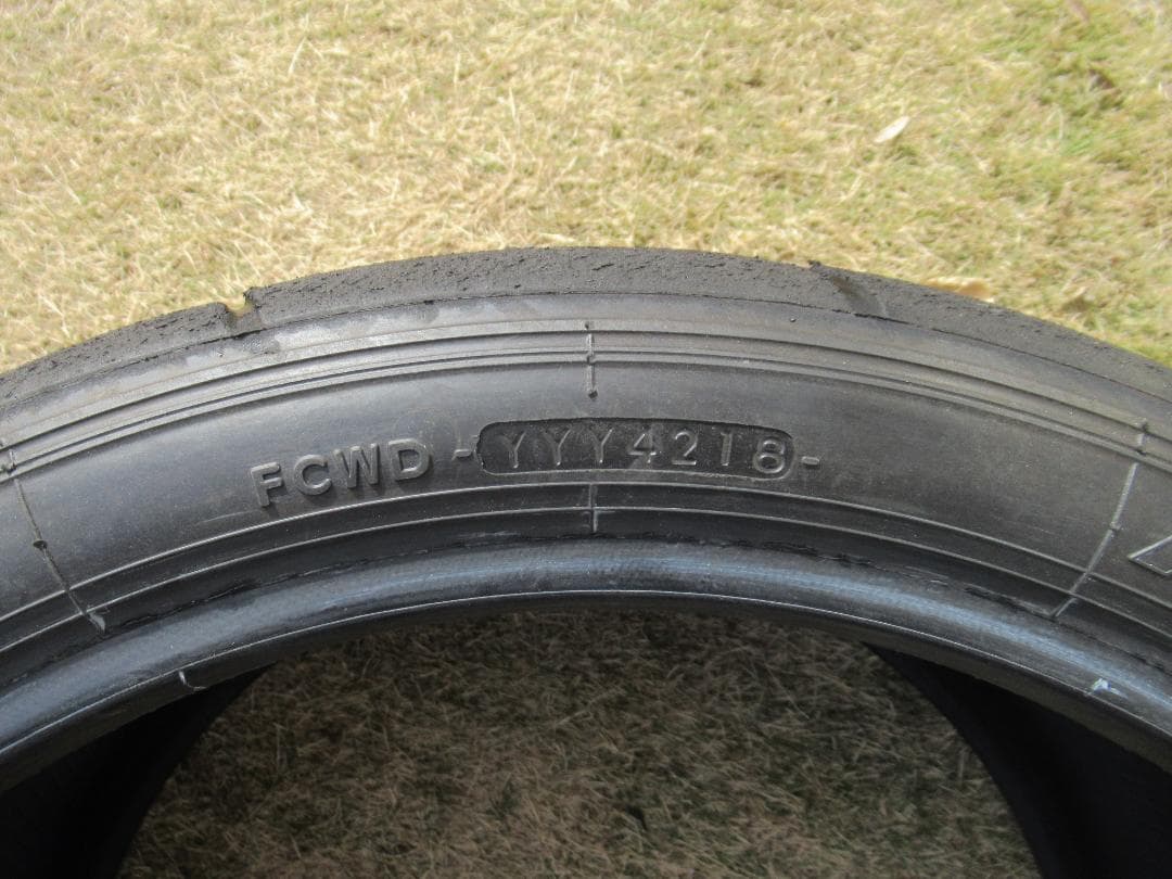 ☆送料無料 室内保管☆A050 265/35 R18インチ☆①