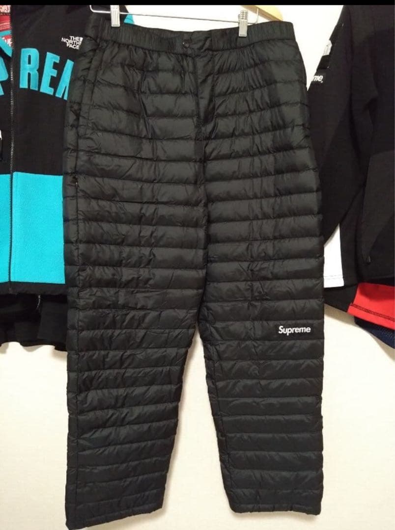 週末限定値下げ！Supreme 黒 ダウン　パンツ　M