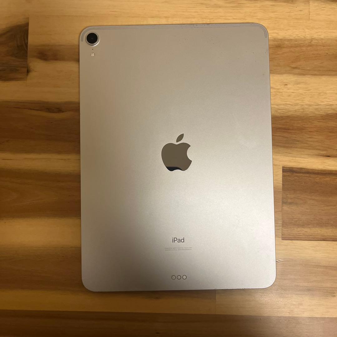 iPad Pro 11 (2018)第一世代 64GB画面にヒビあり。完動作品