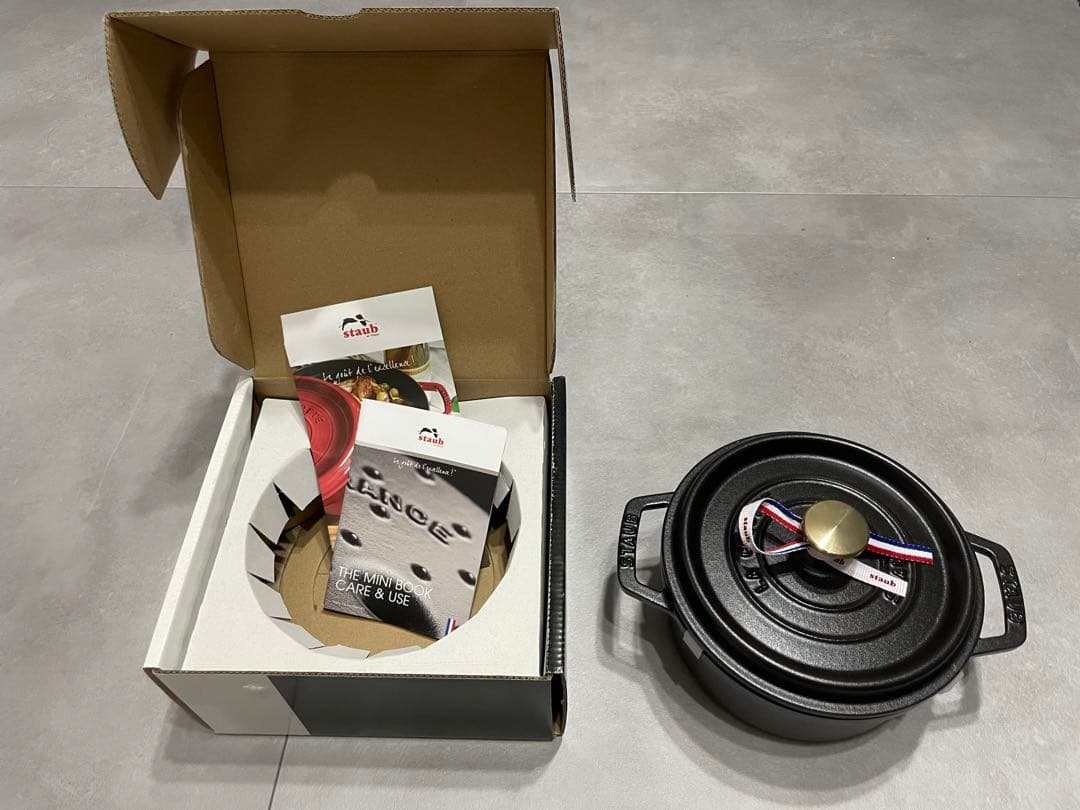 staub(ストウブ) ココット ラウンド18cm 黒