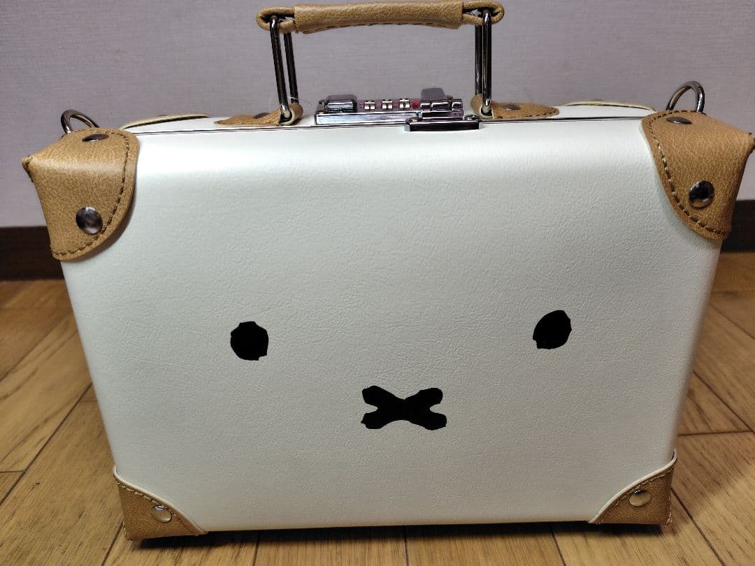 ★美品·未使用·付属品有り★ ミッフィー トランク 4L