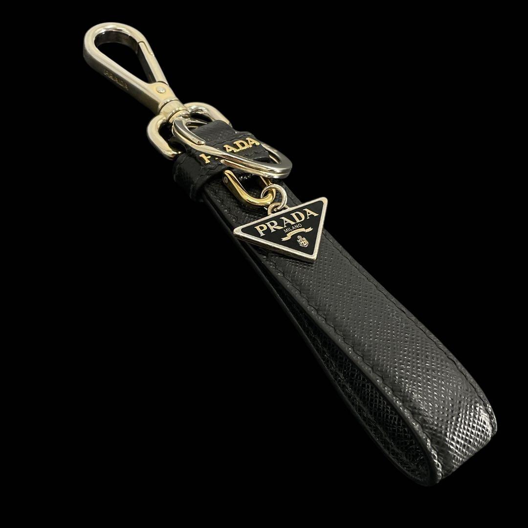 現行　付属品完備　プラダ キーホルダー サフィアーノレザー キーリング　黒
