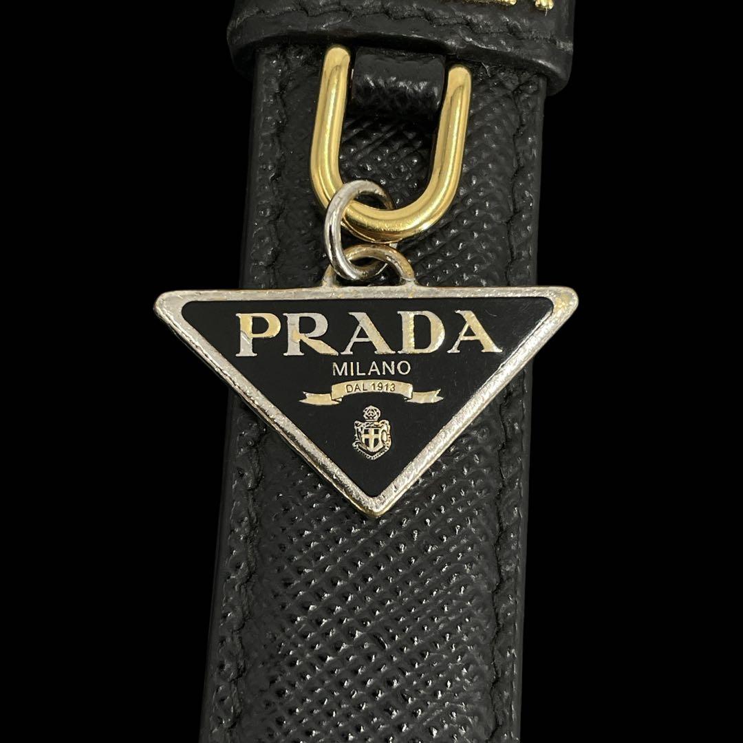現行　付属品完備　プラダ キーホルダー サフィアーノレザー キーリング　黒