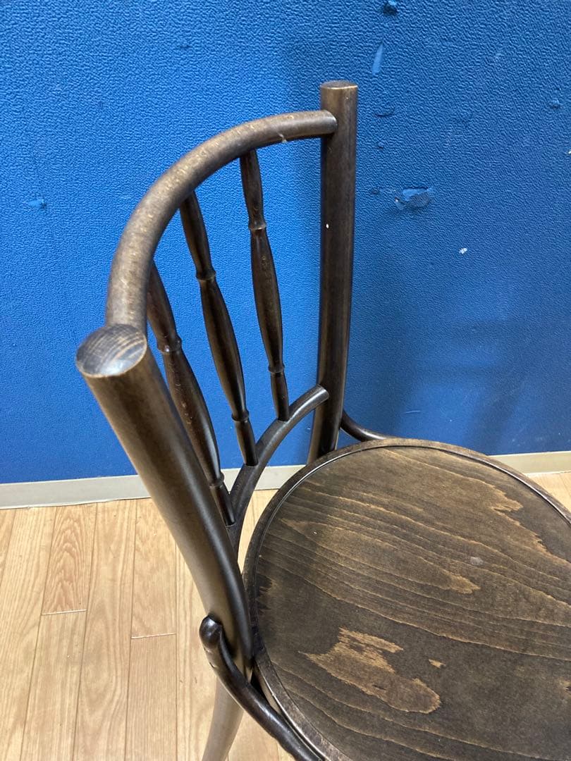 A チェコ製　東ヨーロッパ　ヨーロピアン　椅子　チェア　アンティーク調　木製