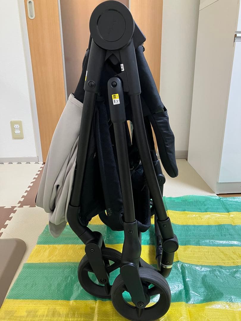 エマ アップリカ　ルーチェフリー　ベージュ