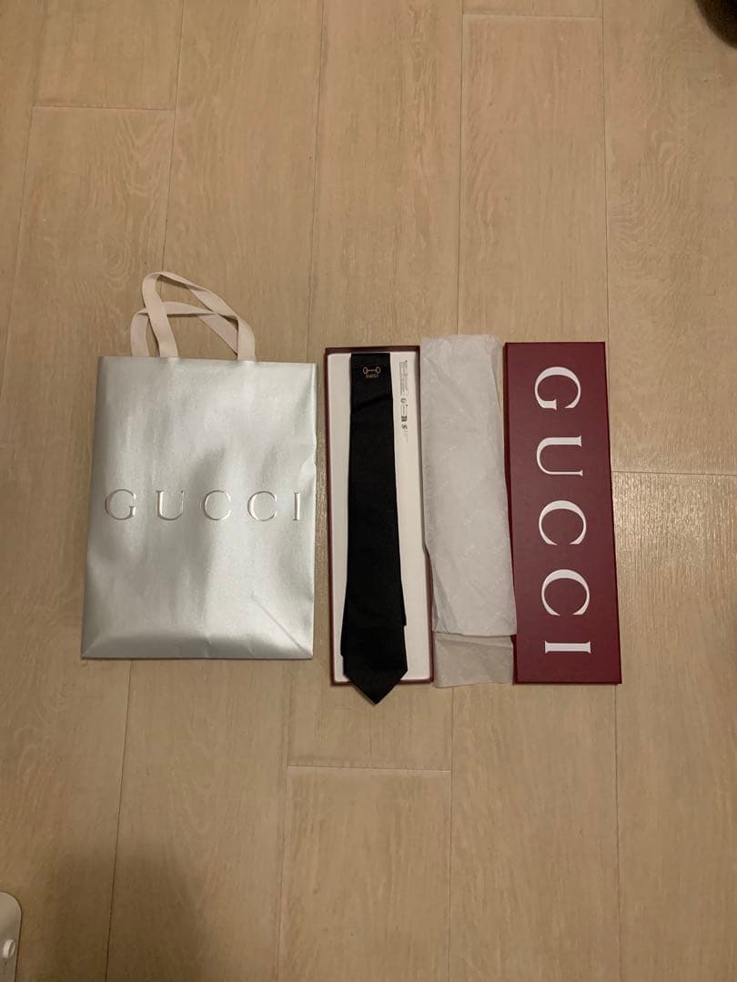 gucci ネクタイ　新品　あんしん鑑定対応