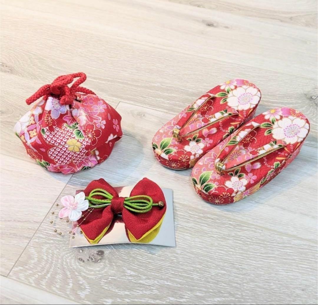 値下げしました新品✨七五三 3歳赤・ピンク花柄 被布着