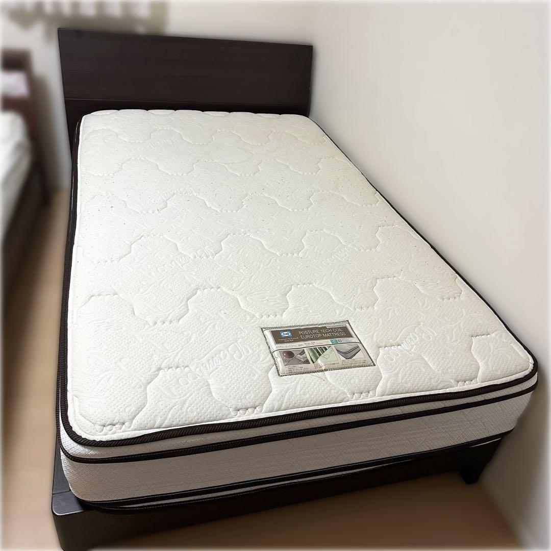 セミダブル　シーリー　マットレス　Sealy フレーム　ニトリ