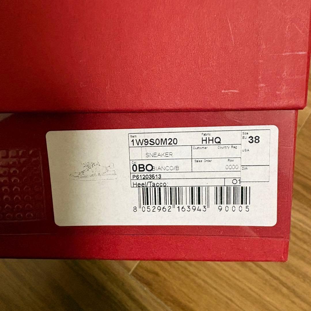 ヴァレンティノ ガラヴァーニ レザー パンチング ロゴ スニーカー