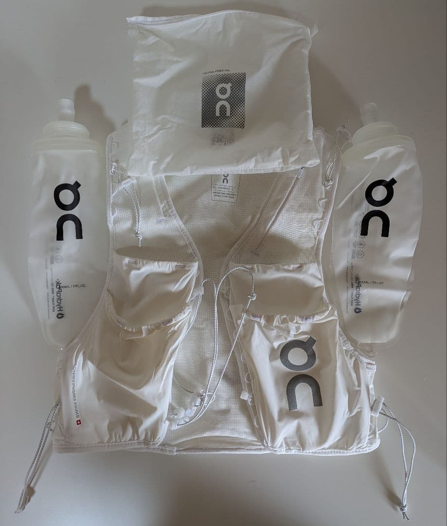 on オン　ultra vest 10l sサイズ