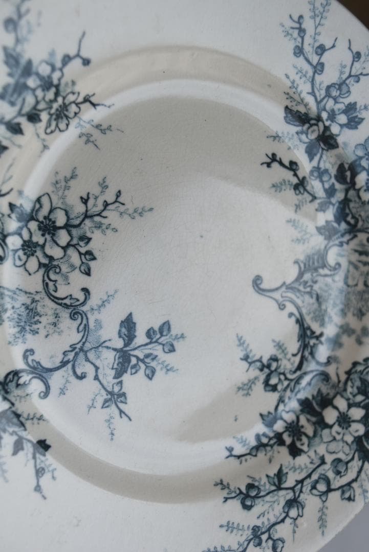 超美品ショワジー・ル・ロワ　ブルーのポンパドール（POMPADOUR ）