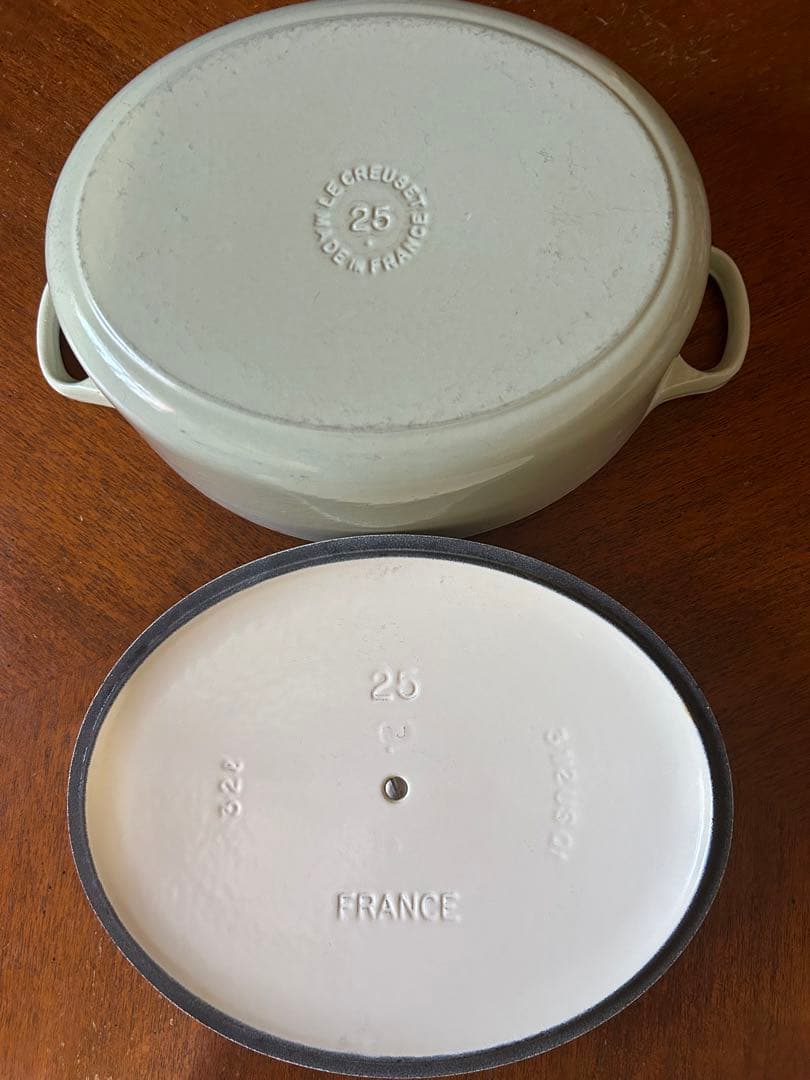 ル・クルーゼ　ココットオーバル　鍋　25㎝　ワサビ