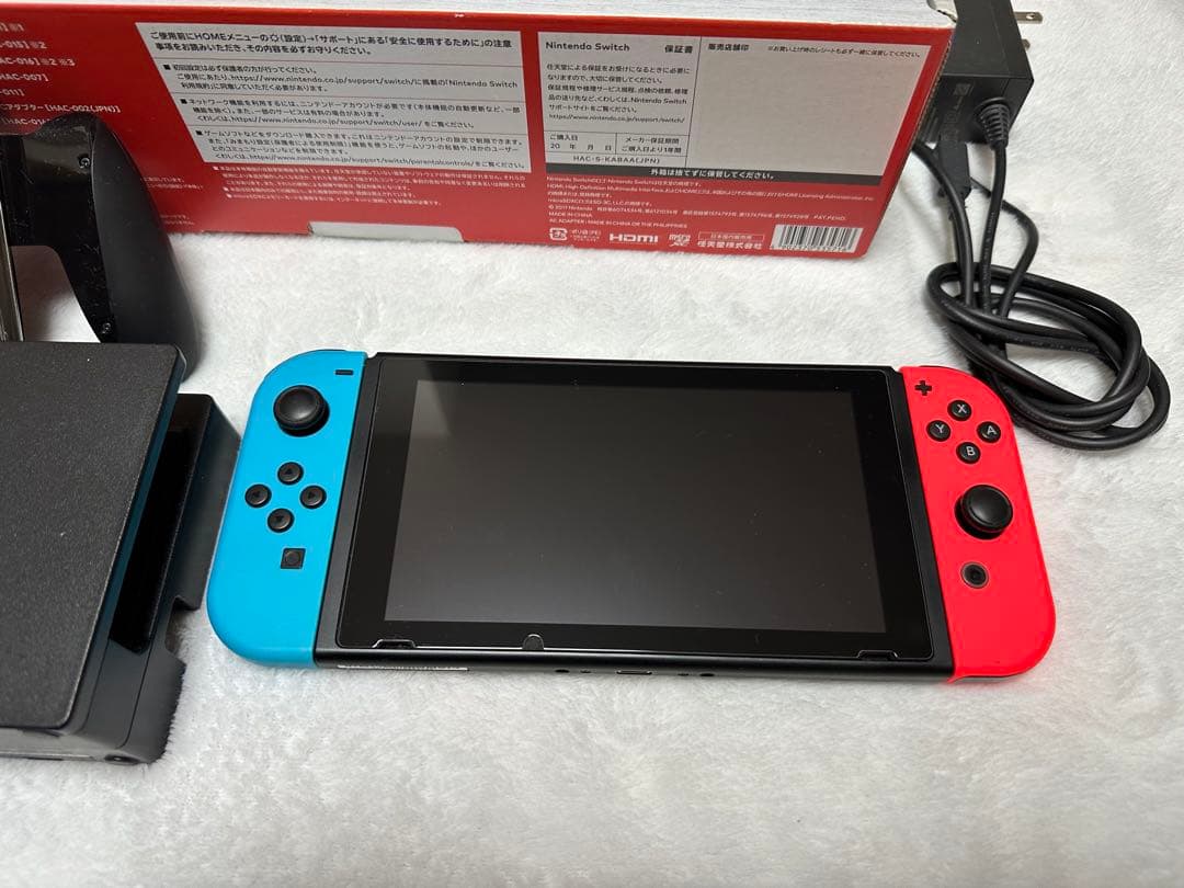 【美品】Nintendo Switch 本体　赤　青　付属品あり　任天堂