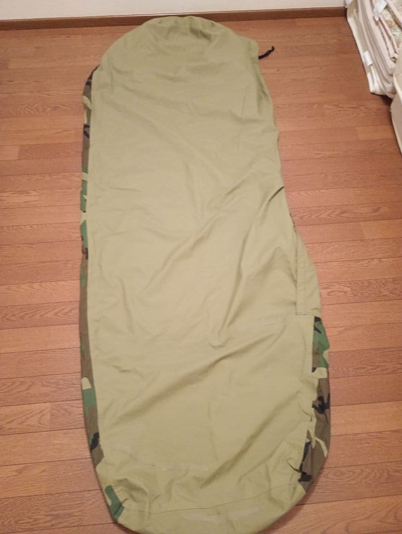 迷彩柄の寝袋カバー　GORE-TEX（中古品）