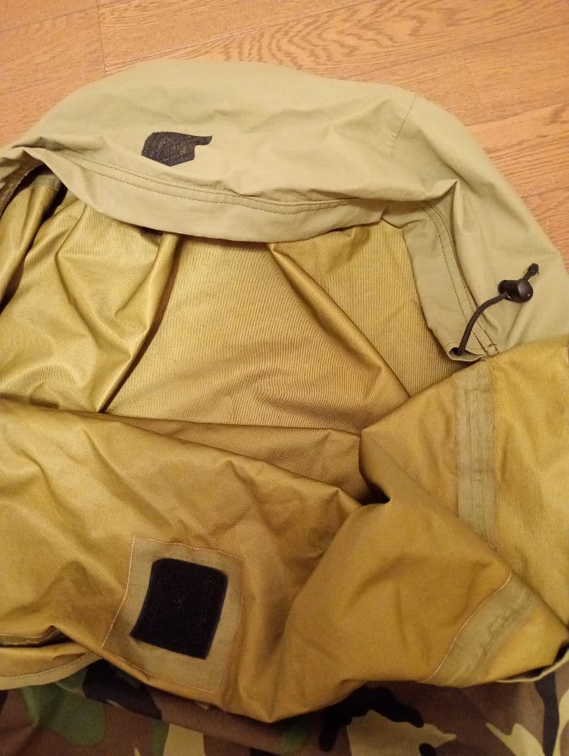迷彩柄の寝袋カバー　GORE-TEX（中古品）