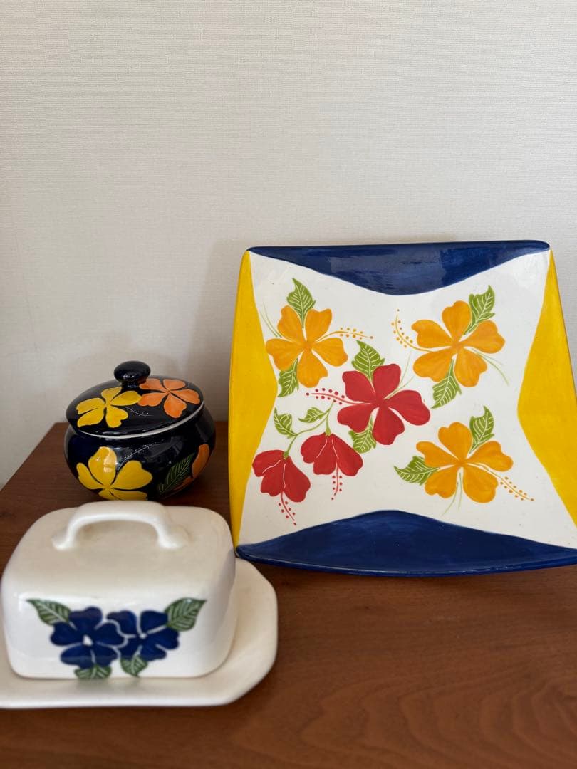 ヴィンテージ　タヒチ島　飾り皿、小物入れ計3点