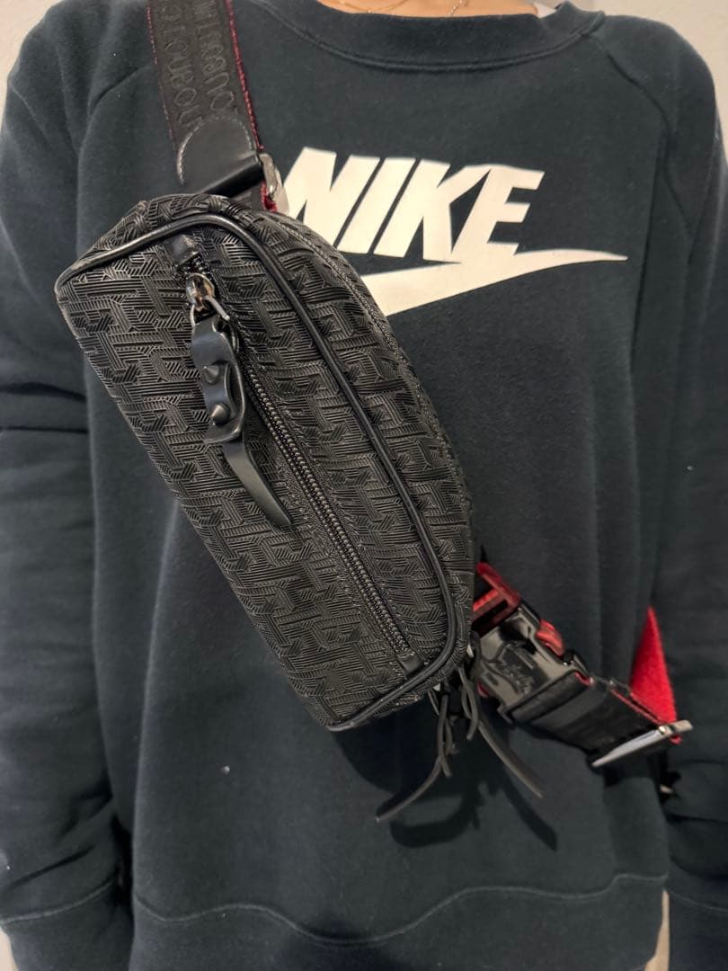 クリスチャンルブタン モノグラムエンボス ブラスター 斜め掛け　1215213