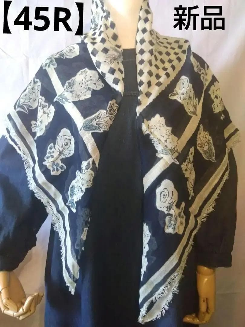 ゆ*え様 【新品】45R ネイビー色花柄スカーフ　日本製　HANDPRINTED