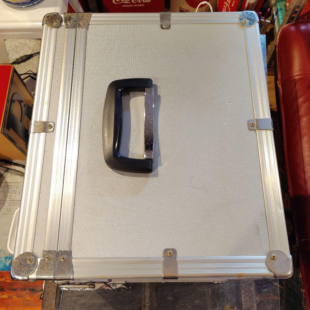 ジュラルミンケース