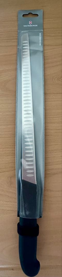 【✨新品✨】VICTORINOXプロフェッショナル サーモンナイフ 30cm
