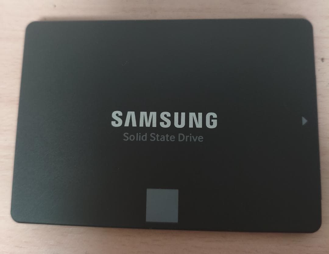 Samsung 860 EVO 1TB SSD　SATA 2.5　動作確認済