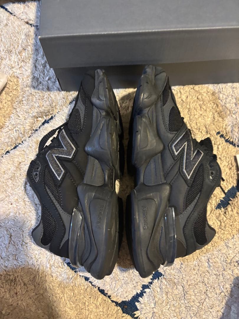 美品！New Balance 9060 \"Triple Black\"24.5